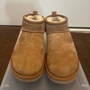 Ugg Ultra Mini Chestnut - Size 7W